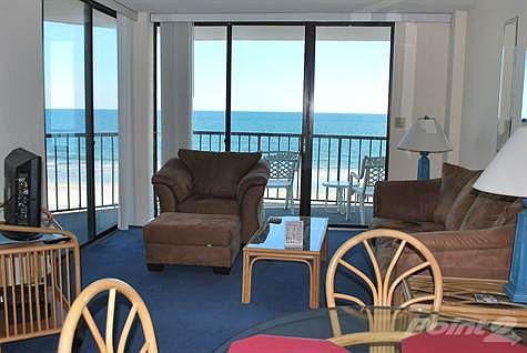 Boike - Great Room-Beach View 001