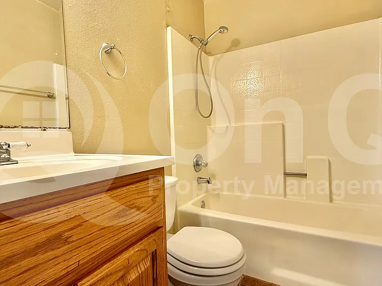 11014 N 81st Ave — Photo 11
