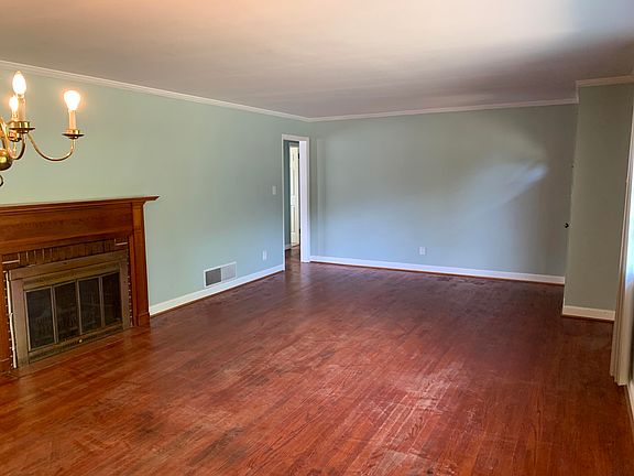 5th image of 221 Sherwood Dr