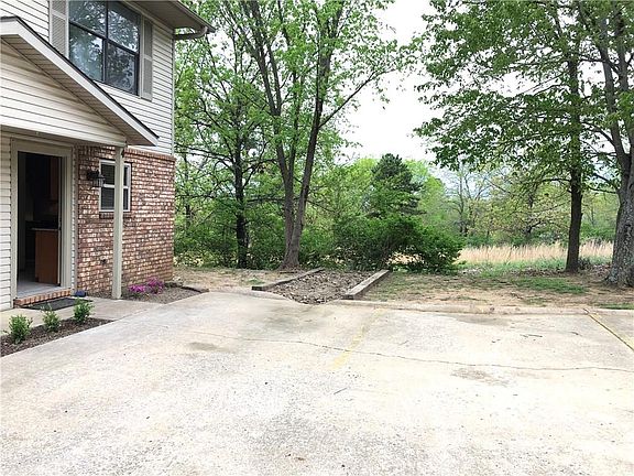 2nd image of 2481 N Brophy Ave