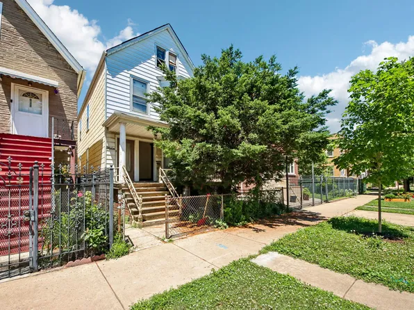 2934 N Gresham Ave, Chicago, IL 60618