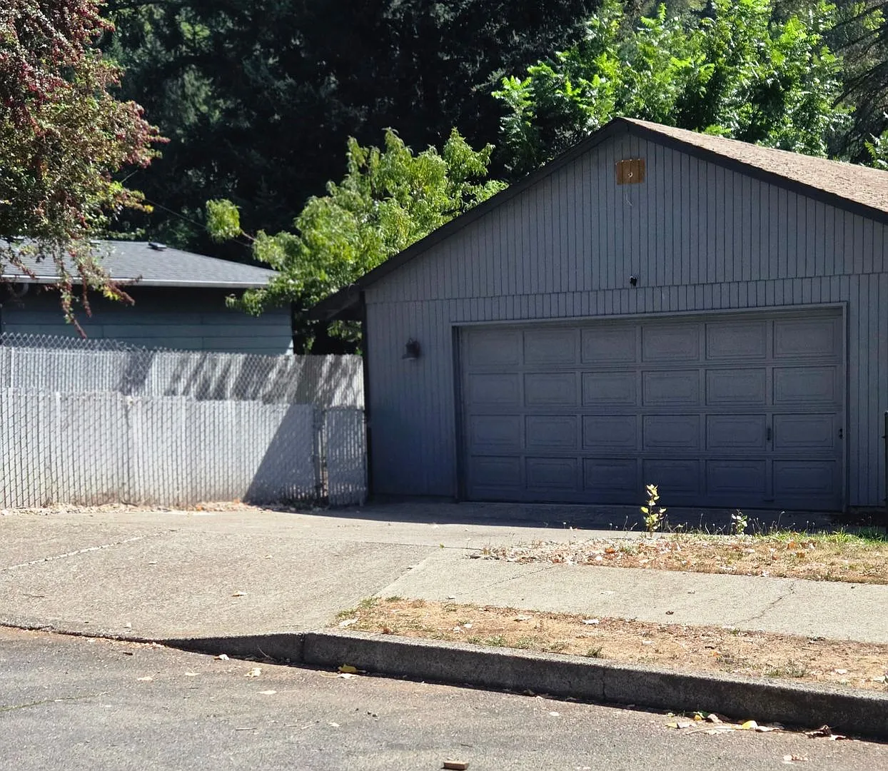 Family Home near I-205 — Photo 2