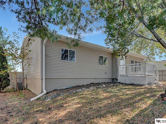 3rd image of 2040 NW 49th St