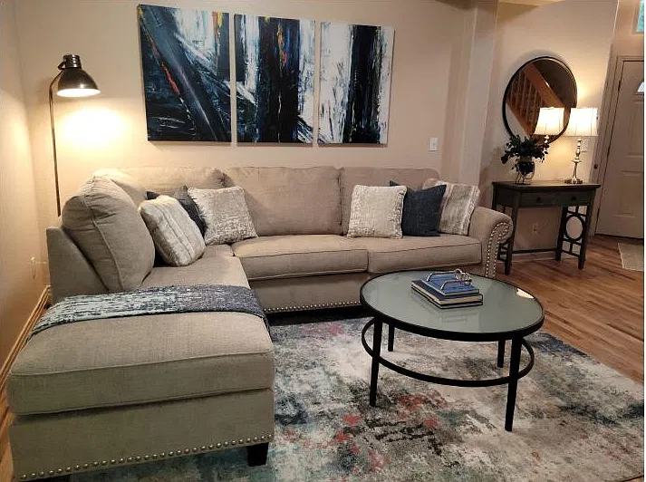 3 bed, 2.5 bath, 1810 sqft, $3,800 — Photo 3