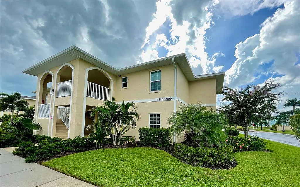 3 bed, 2.0 bath, 1489 sqft, $1,550 — Photo 1
