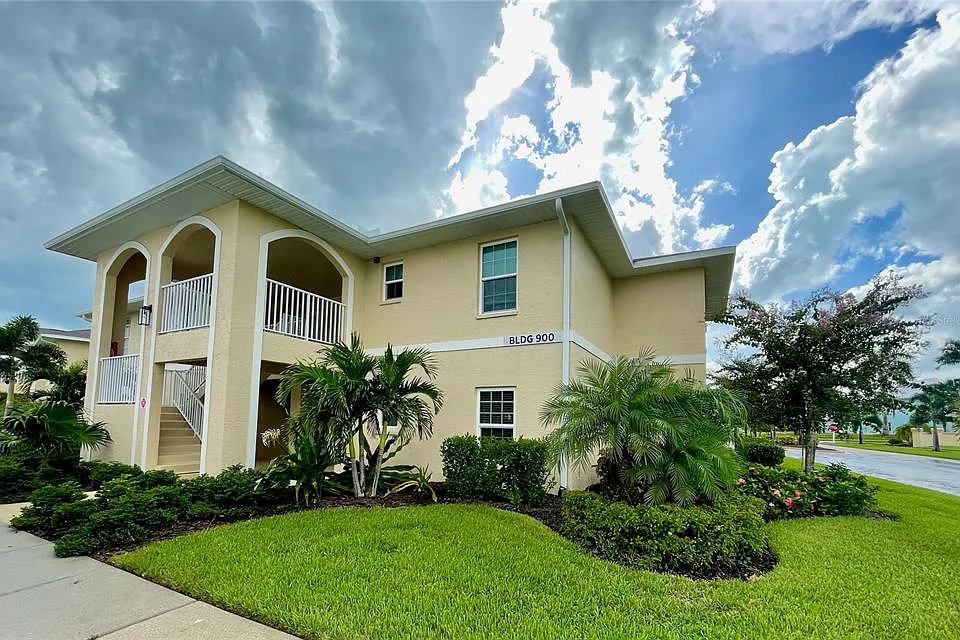 5800 Sabal Trace Dr #904