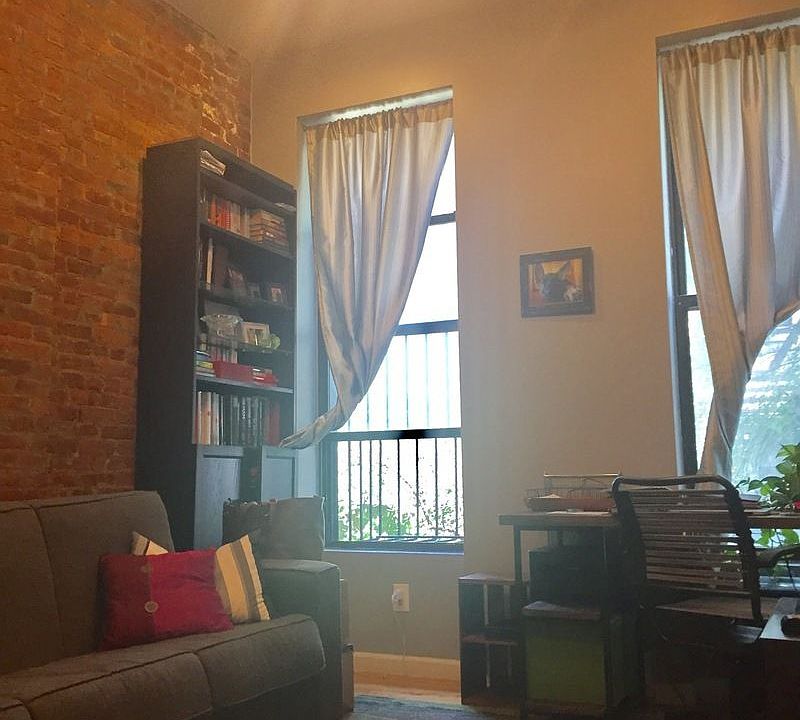 1st image of 215 E 118th St APT 1R