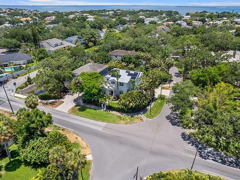 4802 W Beachway Dr — Photo 41