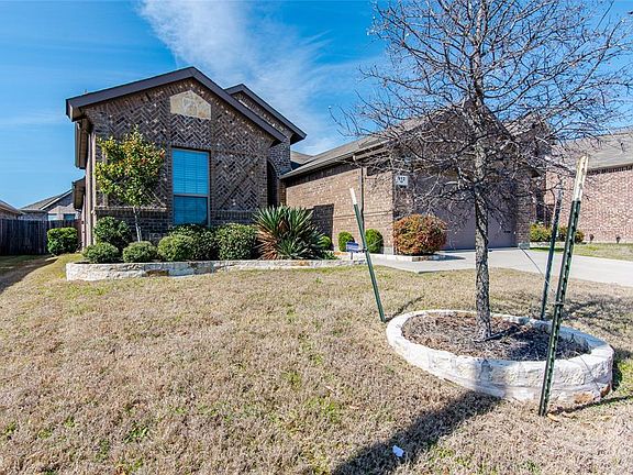 3rd image of 912 Goldenmist Dr