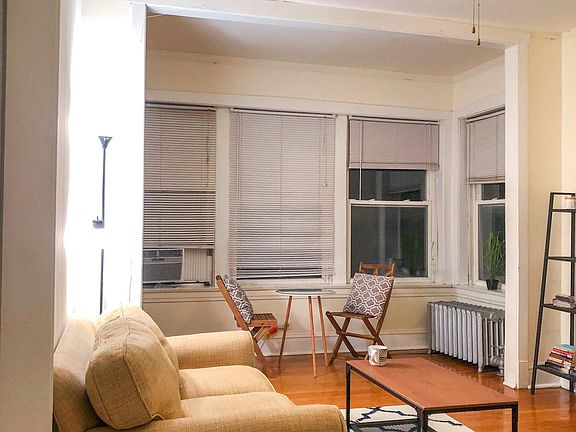 2nd image of 5059 N Damen Ave APT 1W