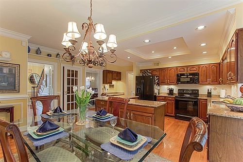 Kitchen / Breakfast Area