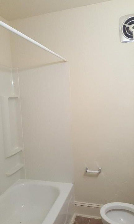 1st image of 802 W 9th St APT 2