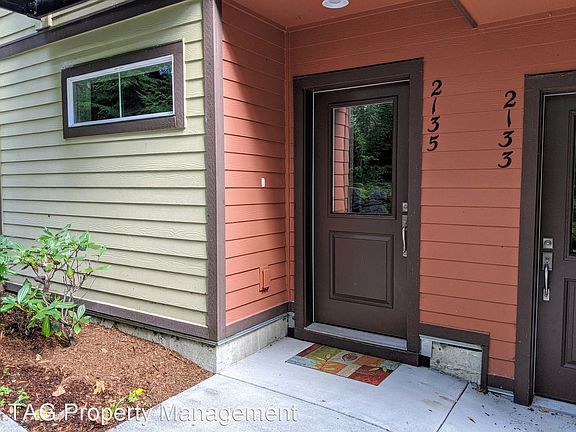 2nd image of 2135 NW Moraine Pl