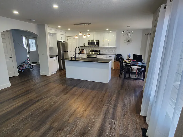 258 Rockborough Grn NW — Photo 7