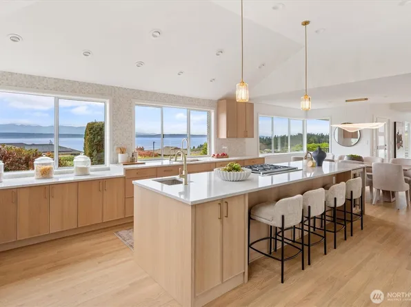 17730 14th Avenue NW, Shoreline, WA 98177