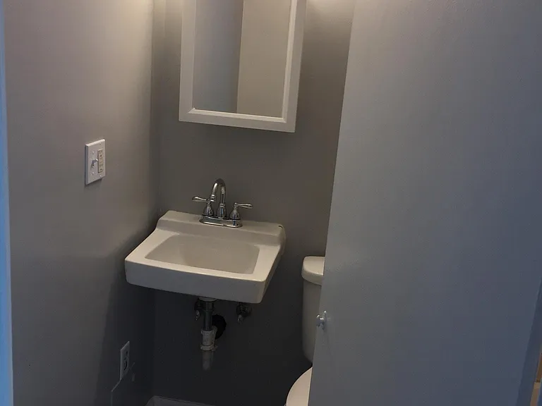 15 Webster Park Ave — Photo 7