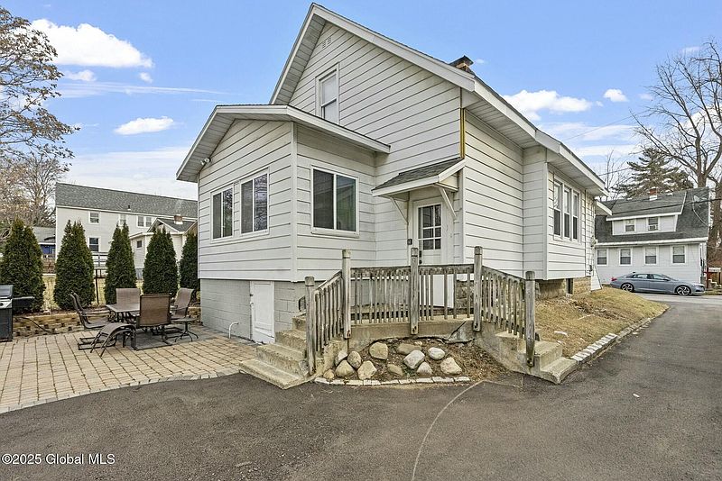 5th image of 12 Knapp Terrace