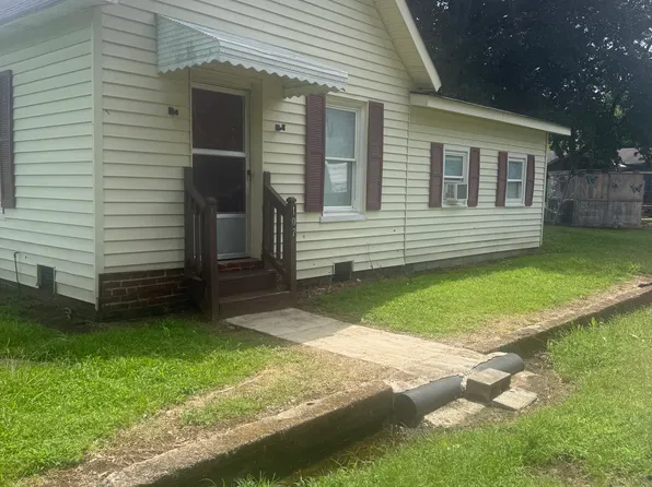 107 N 3rd St, Lockhart, SC 29364