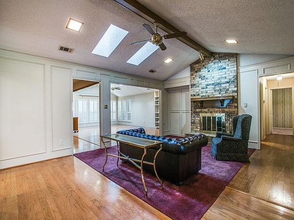 3rd image of 1111 Serenade Ln