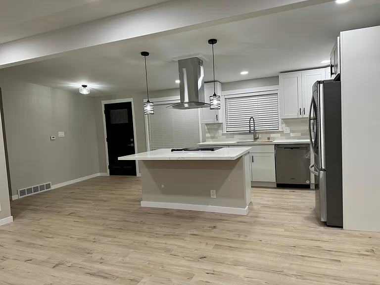 16209 Lake Hills Blvd — Photo 13
