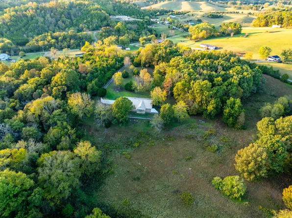 645 Elmwood Rd, Midway, TN 37809