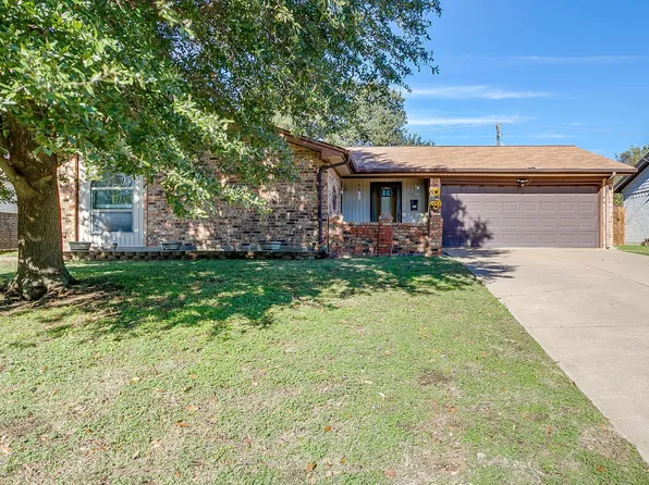 206 Laura Dr, Burleson, TX 76028