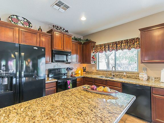 5th image of 1062 E Jade Dr