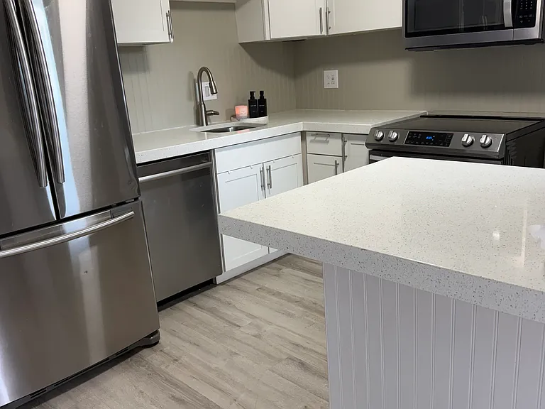 5651 Kelly Dr N — Photo 5