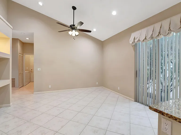 11081 Springbrook Cir — Photo 22