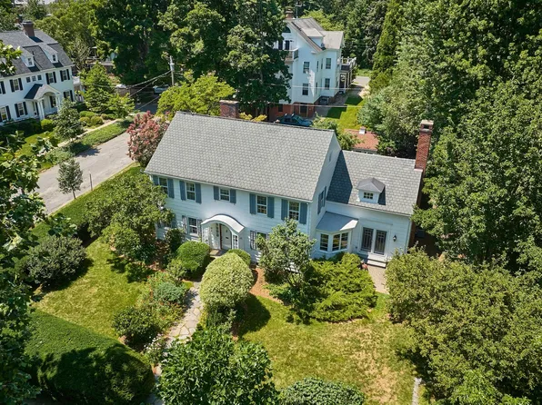 15 Barrett Pl, Northampton, MA 01060