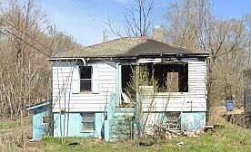 1st image of 824 E 15th Ave