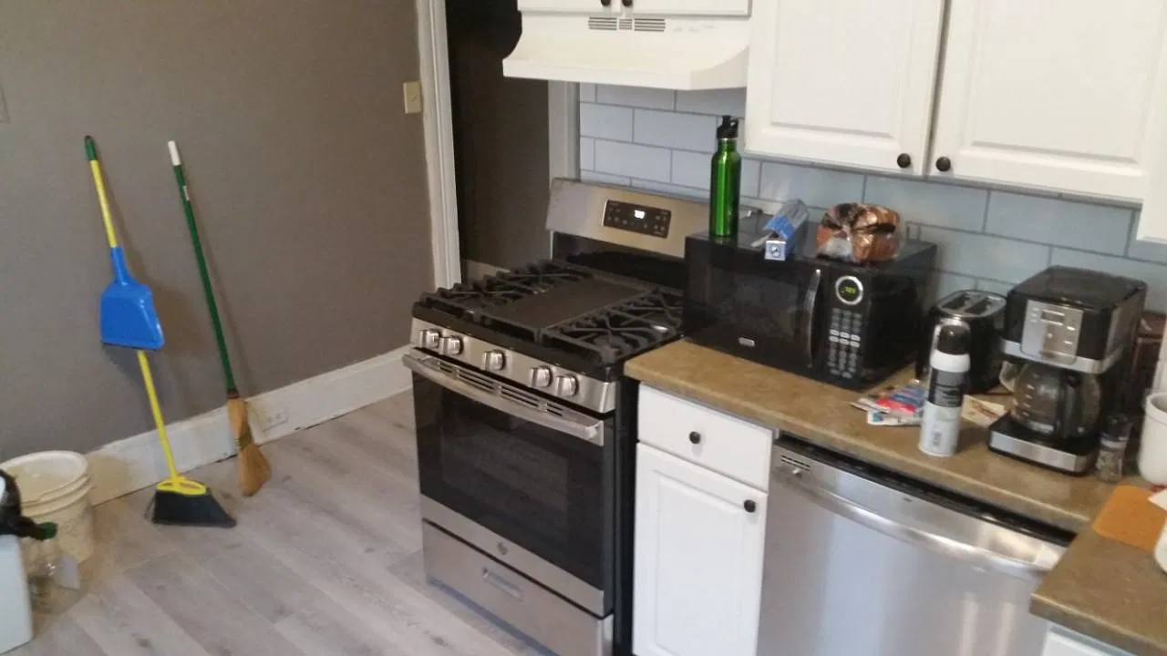 2 bed, 800 sqft, $1,200 — Photo 3