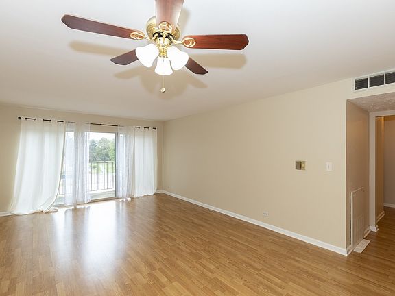5th image of 5101 Carriageway Dr APT 304