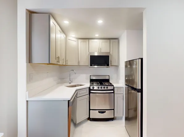 301 East 38th Street image 5 of 25