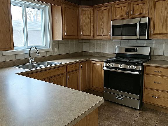 3rd image of 87 Euclid Ave