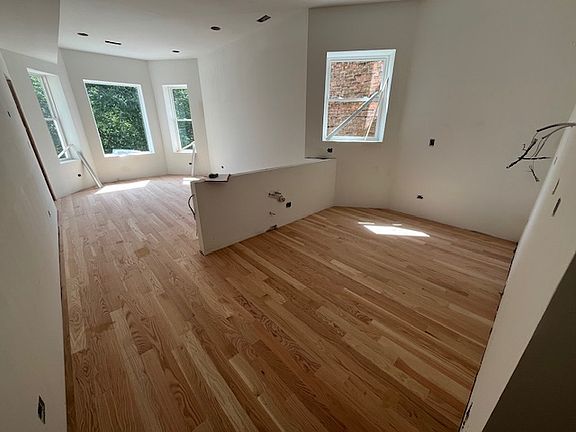 4th image of 3726 N Racine Ave #2