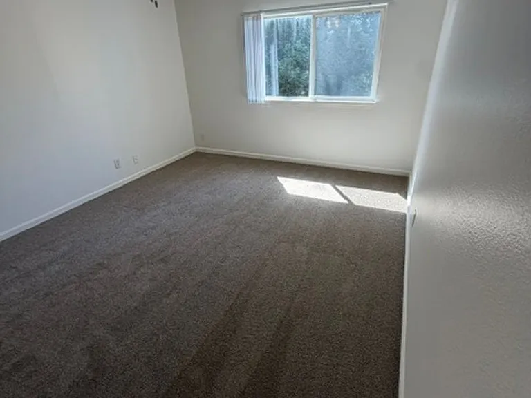 407 Fairmount Ave — Photo 53