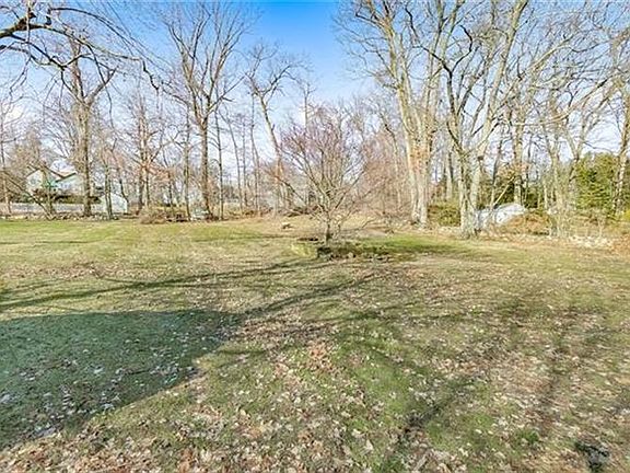 5th image of 73 Cara Dr