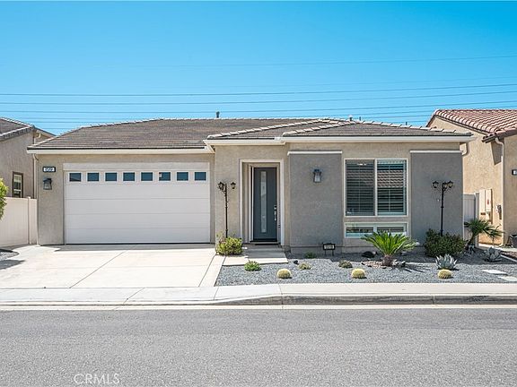 3rd image of 1519 Village Green Way