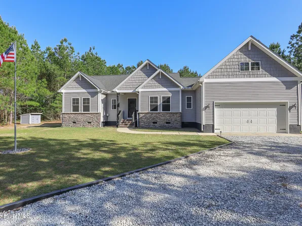 306 Brinley Place, Maple Hill, NC 28454