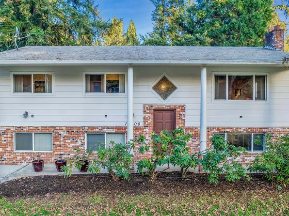 16900 Webster Rd, Gladstone, OR 97027
