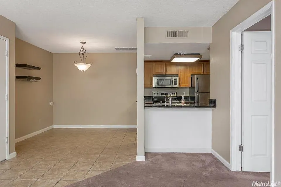 1 bed, 642 sqft, $1,550 — Photo 3