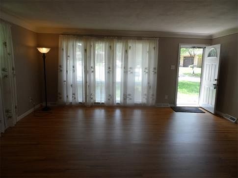 3rd image of 24 Carlin Dr