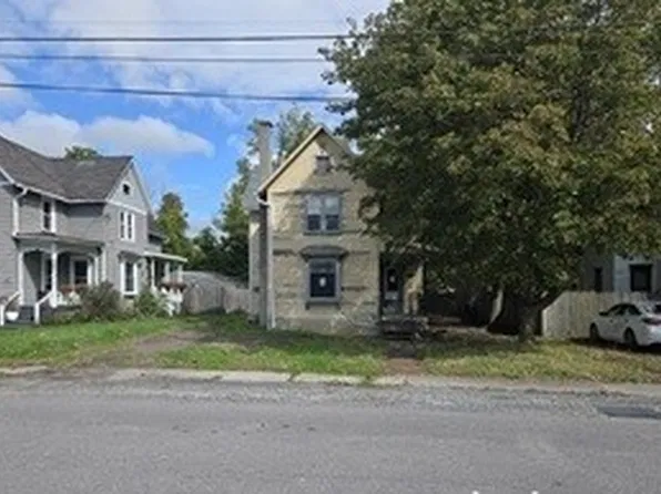 105 Hamilton St, Penn Yan, NY 14527