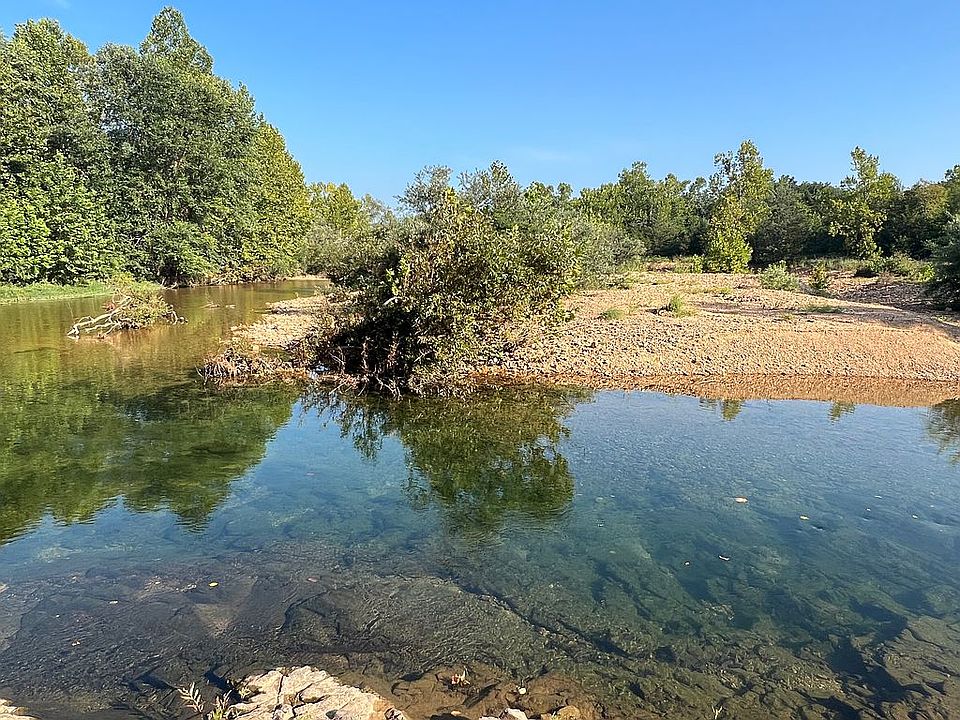 2nd image of 163 County Rd