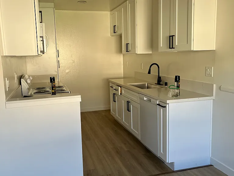 5400 Newcastle Ave #68 — Photo 19