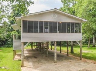 2432 Pascagoula River Rd, Moss Point, MS 39562