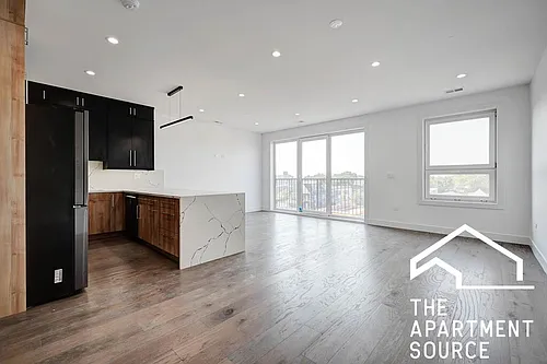 3010 W Belmont Ave #4 Photo 1
