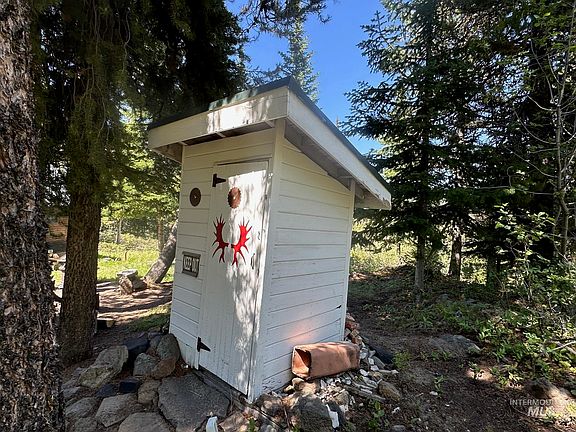 5th image of 509 Deadline Rd Cabin 2