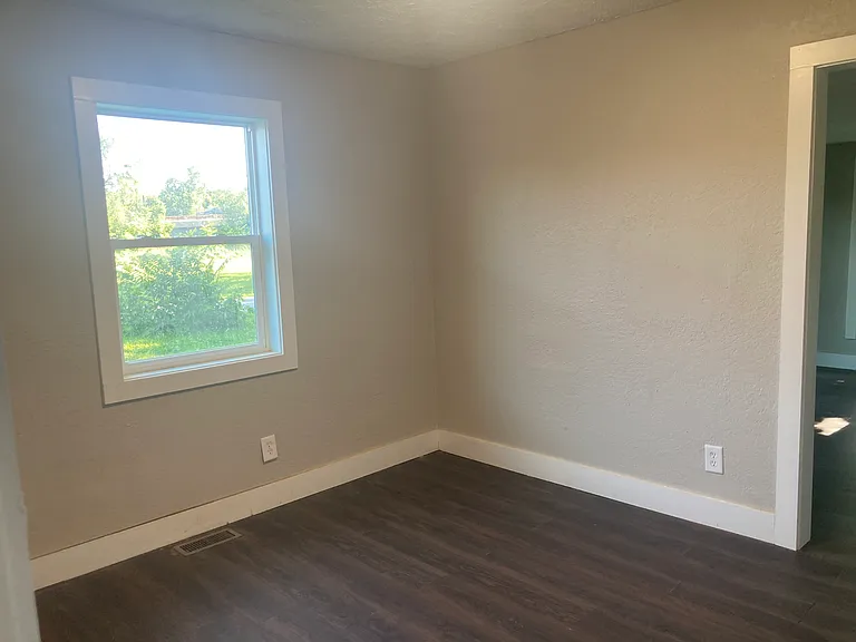 620 S 2nd St — Photo 5